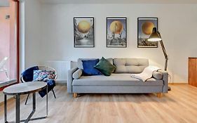 Comfortable Apartments Chmielna With Sauna By Noclegi Renters